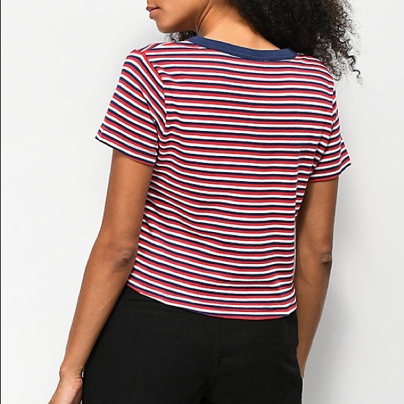 NWOT zumiez cropped t-shirt - Picture 2 of 5